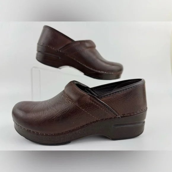 Dansko Women's Brown Leather Professional Clogs, Slip-on, Size 37 (US 6.5) - Picture 4 of 13